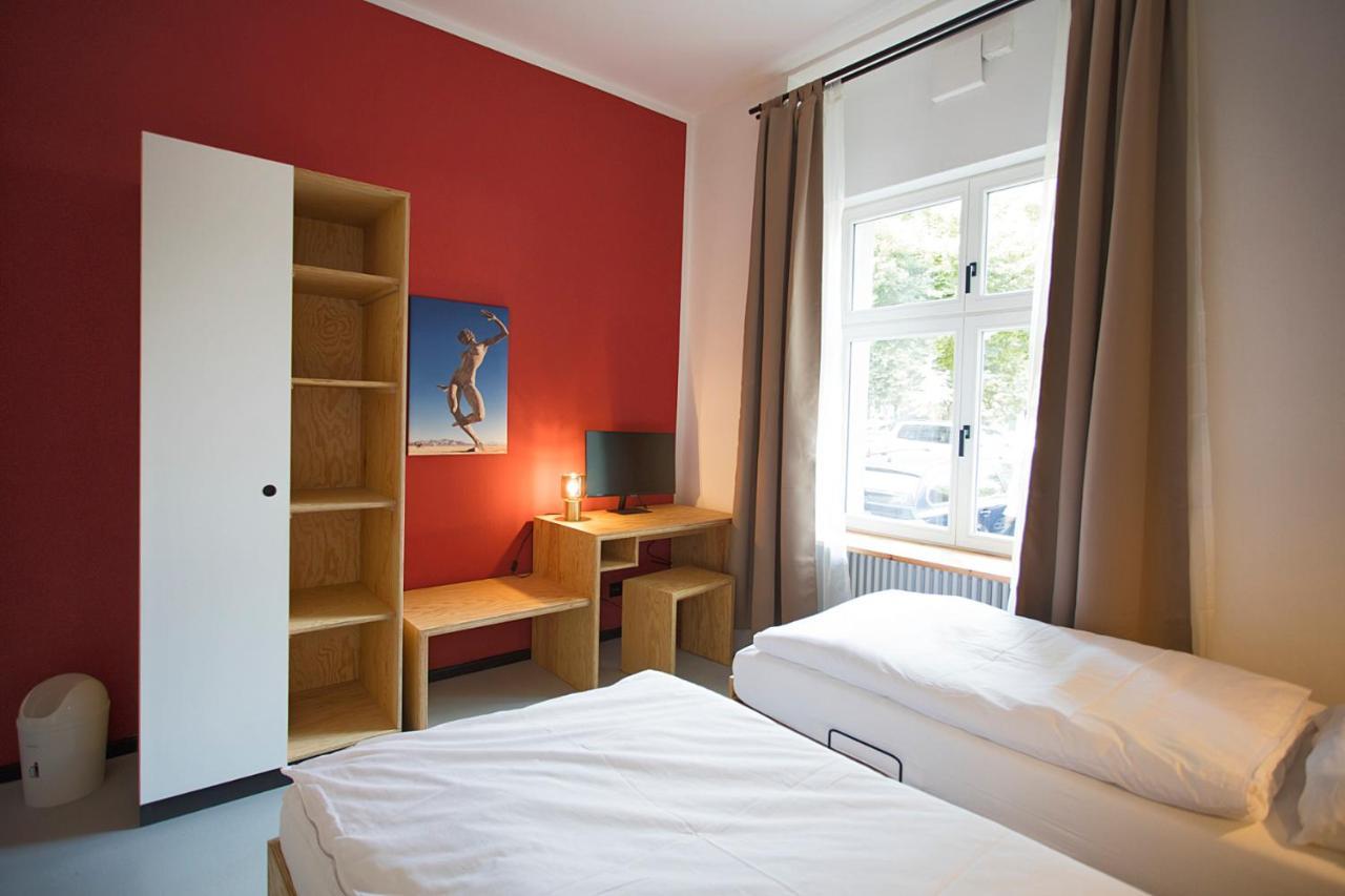 Aparthotel Schillinger-Berlin Am Tempelhofer Feld Esterno foto