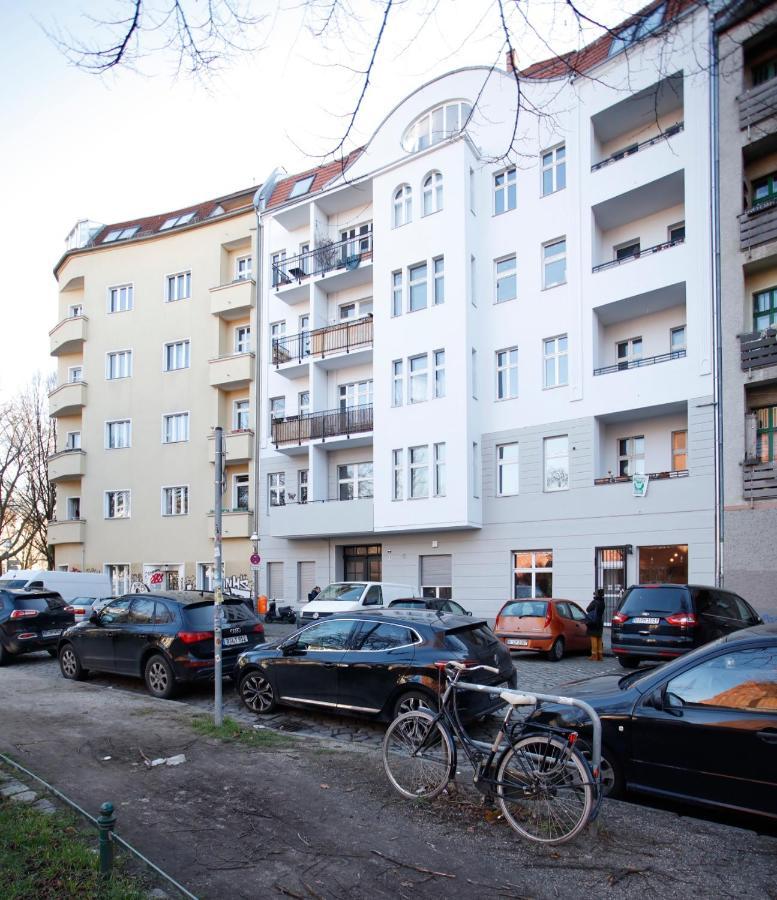 Aparthotel Schillinger-Berlin Am Tempelhofer Feld Esterno foto